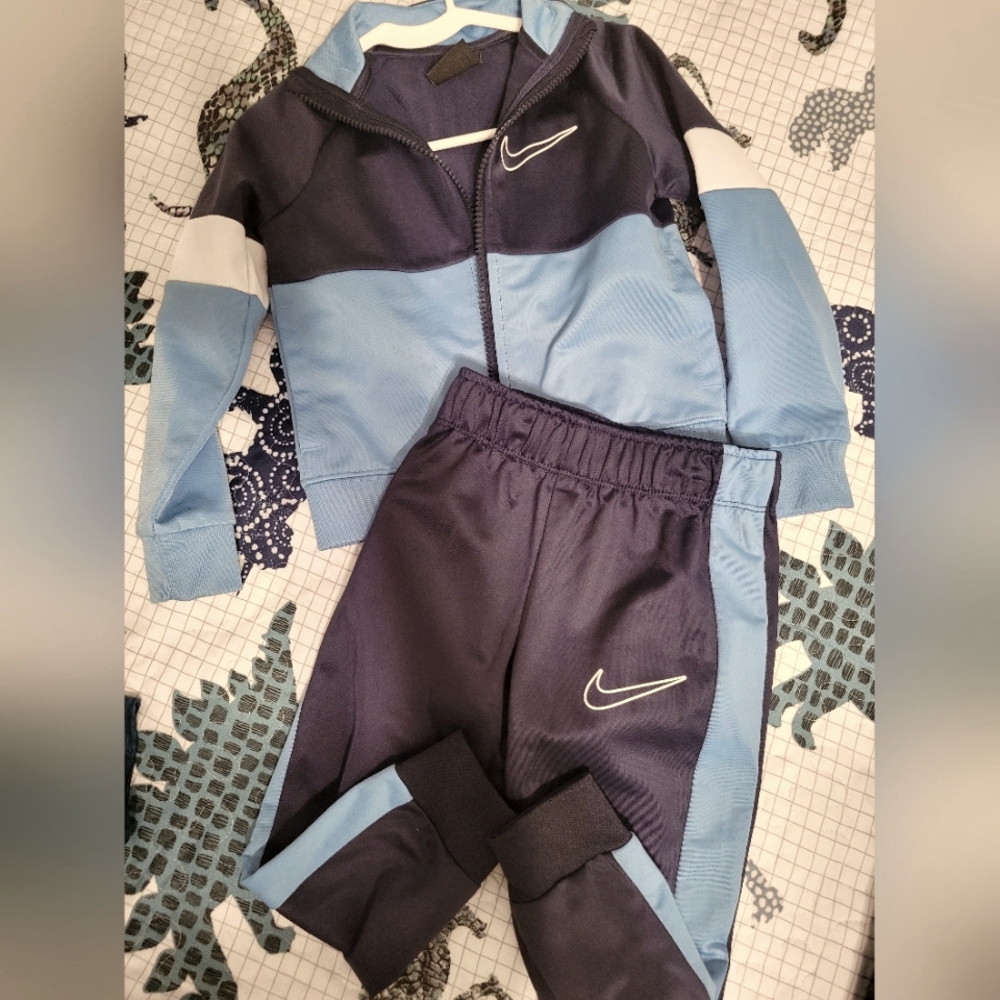 Nike blue 2t jogger set